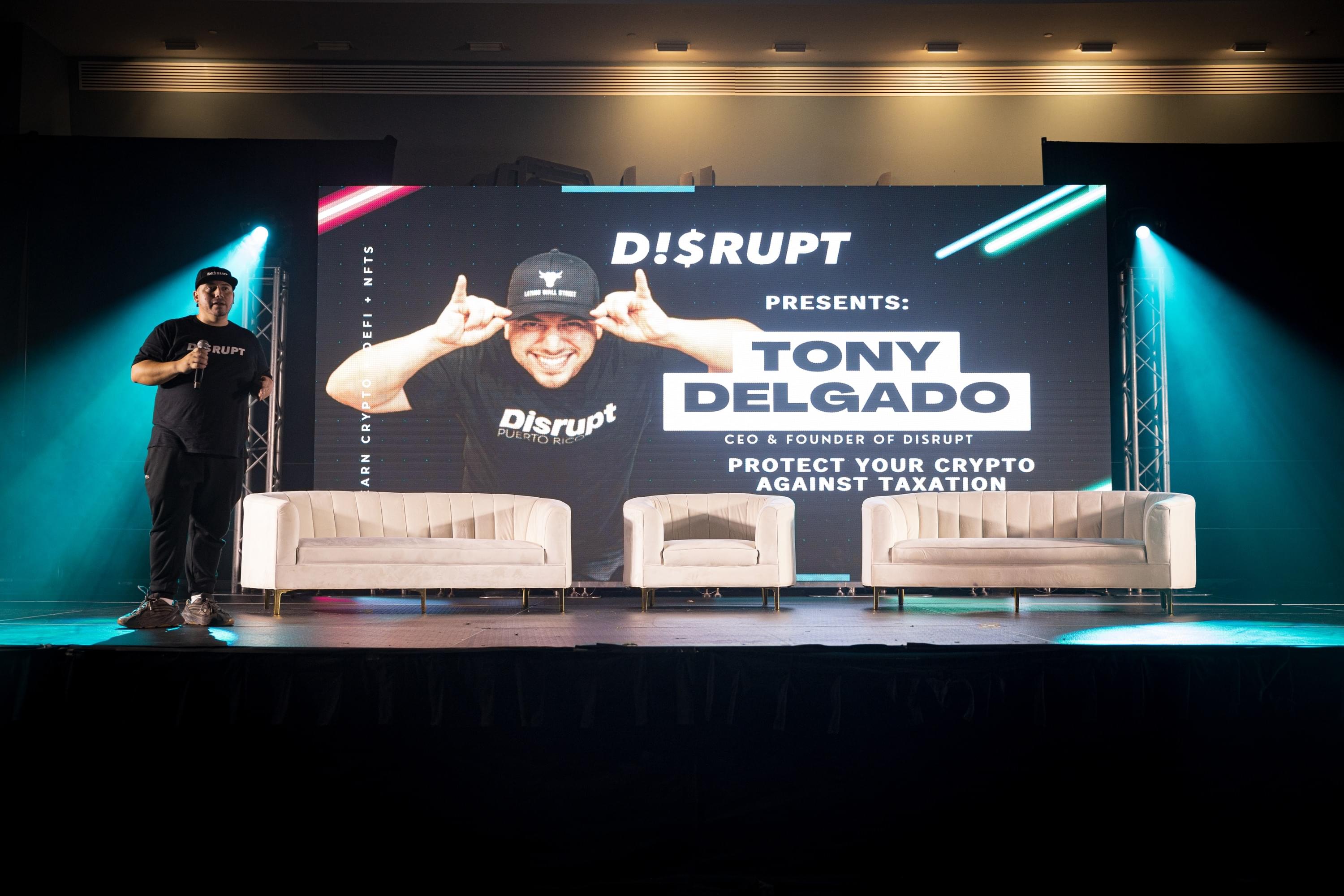 Tony Delgado Headshot